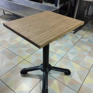 Mesa de madera 60 x 50 x 77cm Cod: I0194