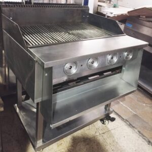 BBQ industrial con parrilla en acero inox 84 x 80 x 90cm Cod: I0203