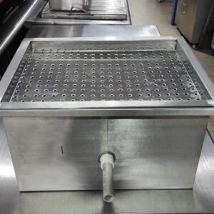 Trampa de grasa para extractor tipo hongo 
40 x 30 x 25cm Cod: I0367