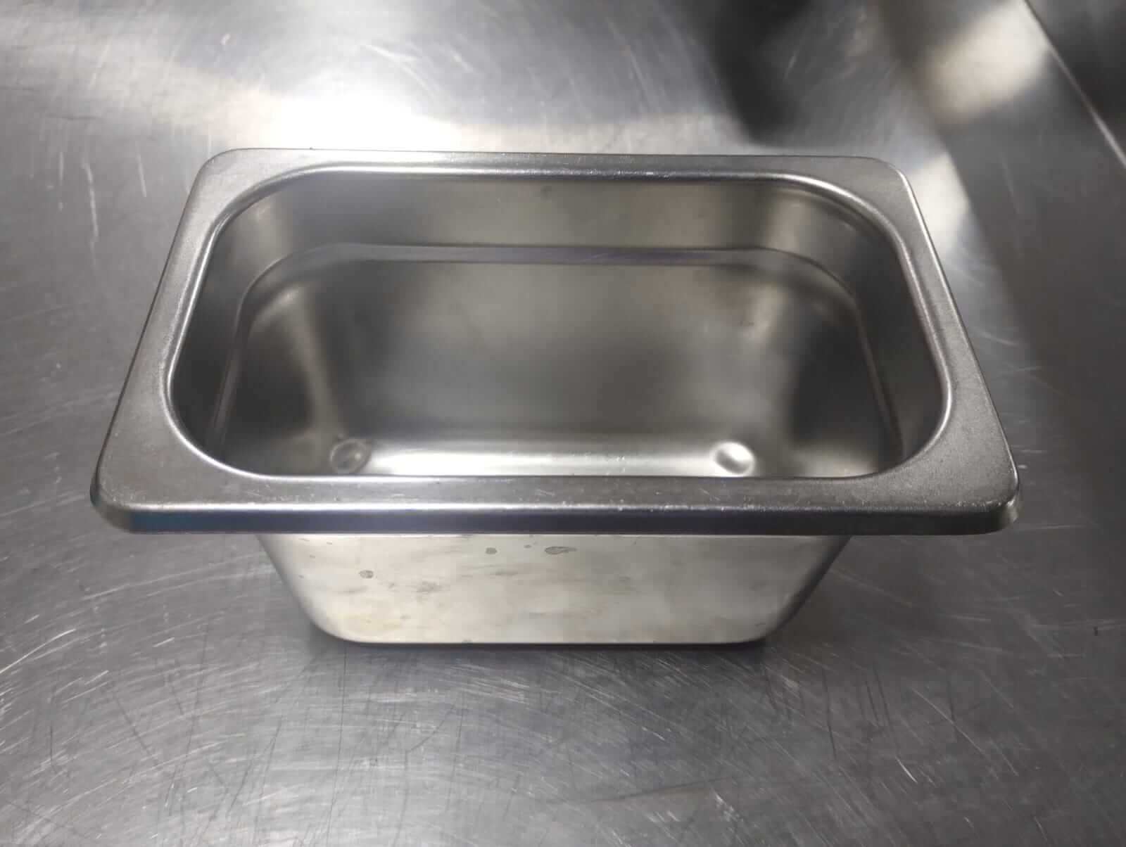 Azafate de 1/9  medidas 17.5x10x10 cm