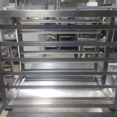 Escabiladero, fabricado en acero, ligeramente usado, medidas 38x56x45 cm 17.5 x 16.5 x 10cm Cod: I0394