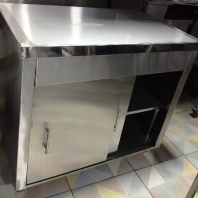 Mesa de trabajo con 2 puertas  100 x 60 x 90 cm Cod: I0444