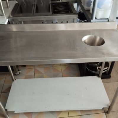 Mesón con entrepaño y 1 recipiente 130x60x90cm Cod: I0300