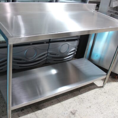 Mesón de trabajo en acero inoxidable con entrepaño 140 x 60 x 90 cm
 Cod: I0451