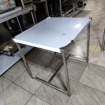 Mesón en acero  76 x 71 x 75cm Cod: I0320