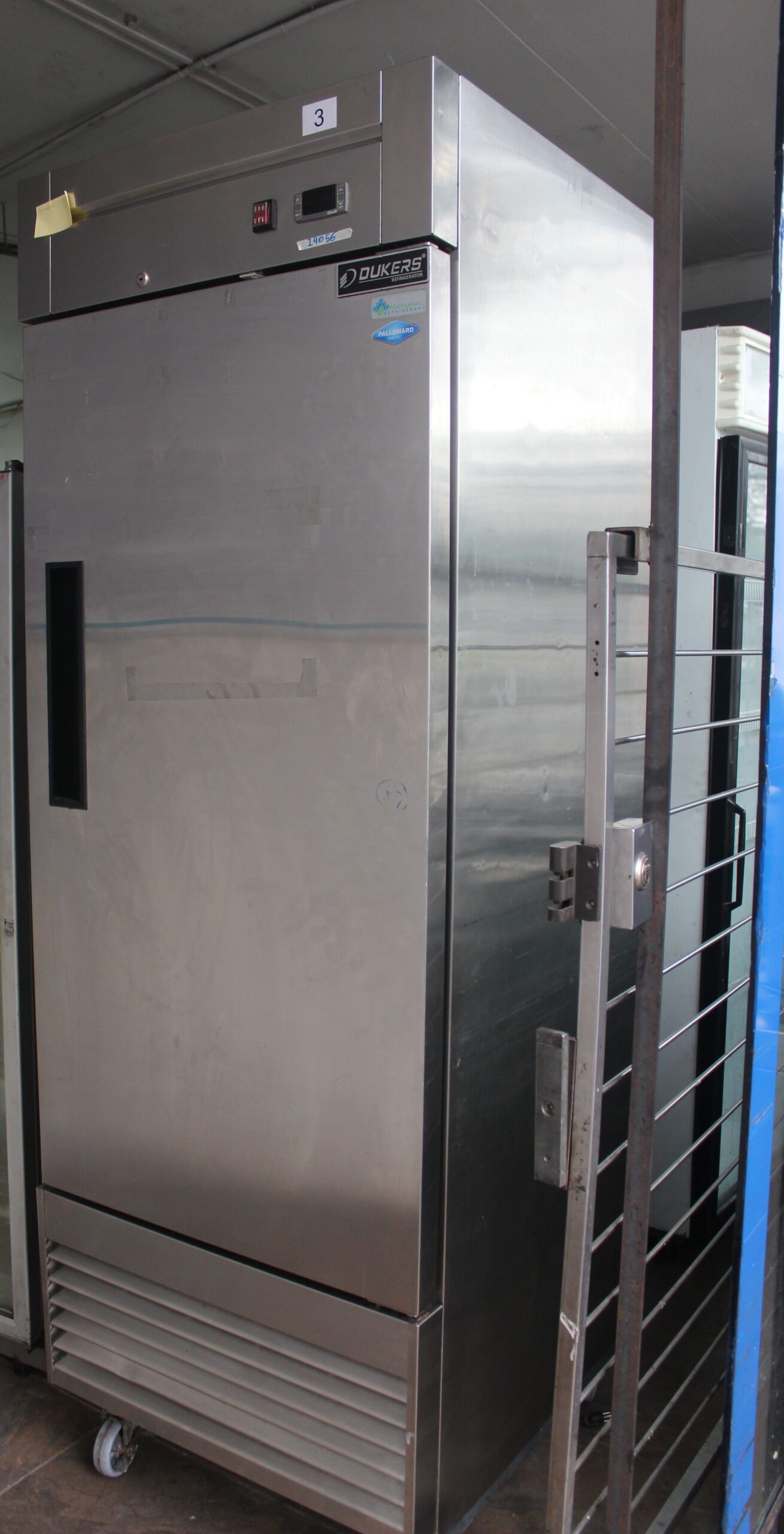 Nevera industrial de una puerta