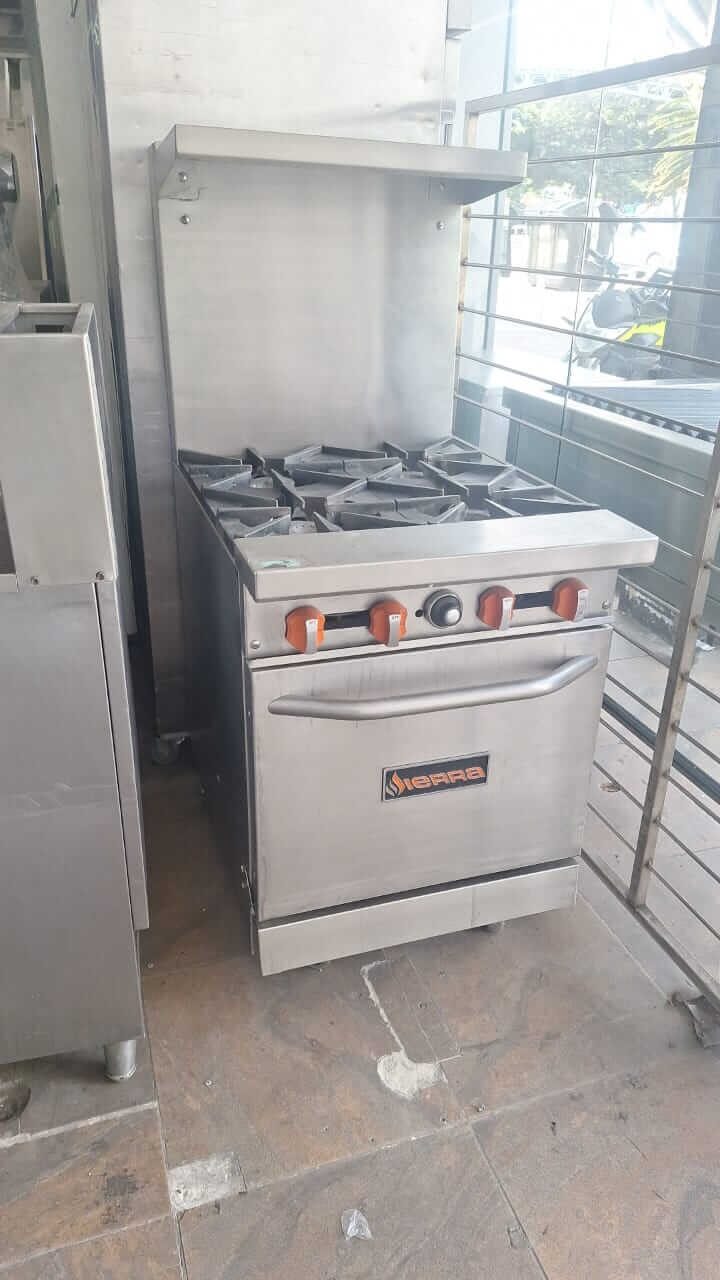 Estufa industrial de 4 puestos con horno