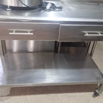 Mesón con entrepaño y 2 gavinetes 113x51x90cm Cod: I0303