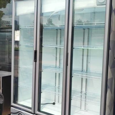 Refrigerador Vertical Industrial 3 puertas en vidrio